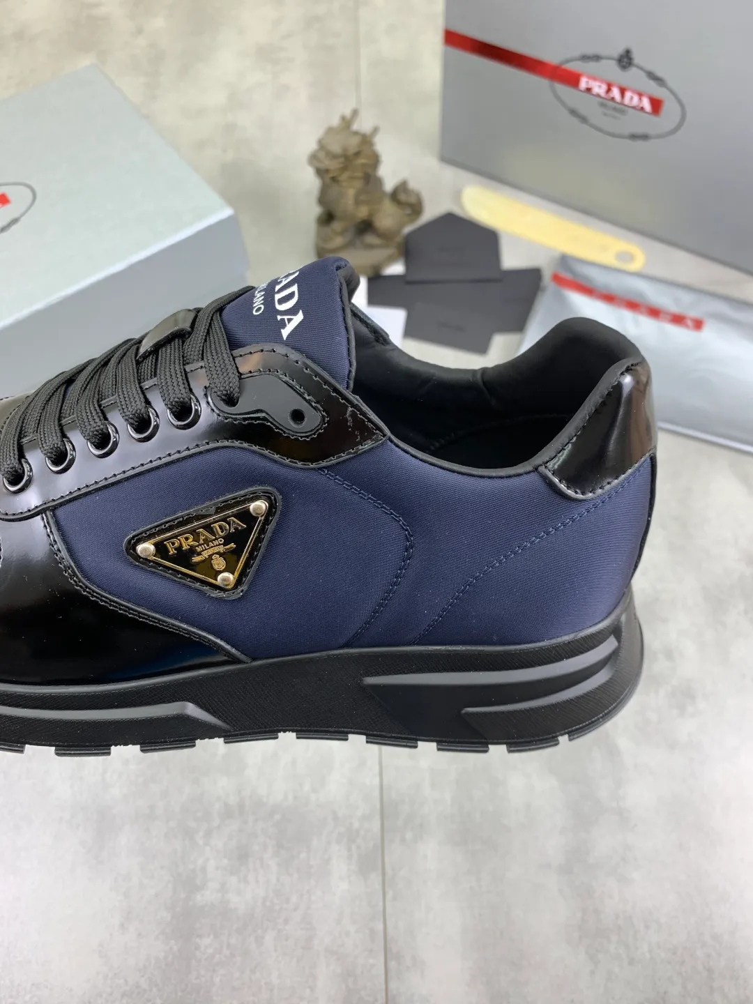 Men's shoes 💰P580💰 [New style] High version official website popular models are on the market, 🆘 The trendy brand (Prada) mainly promotes popular models, avant-garde and versatile fashionable men's shoes private version mold opening, cowhide surface splicing 1:1 replica... Fashion is simple, original imported cowhide and lining cowhide feet; the atmosphere and personality are more fashionable, eye-catching and pursuing class. It will subvert the old idea and be with you to spend time with you. A must-have for fashionistas! Must keep for yourself ! High-end comfort, high-end quality workmanship. Size: 38-45; multiple colors available.